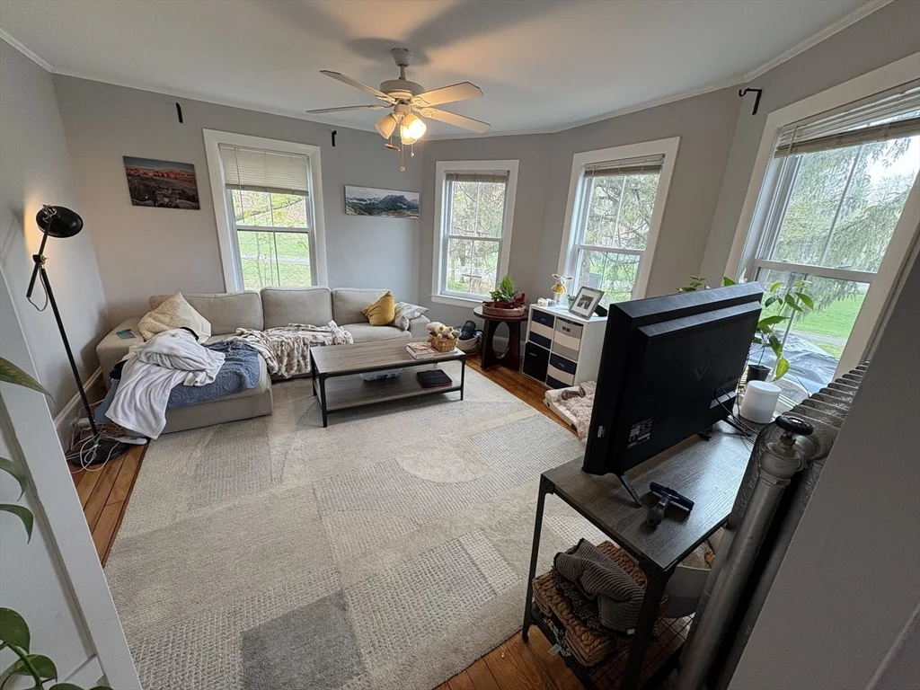 2 Willow Ter, Newton
