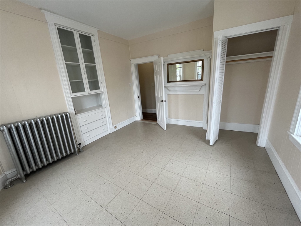 175 River St, Riverside