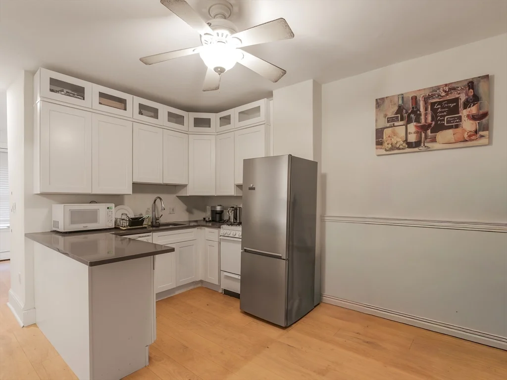 22 Irving St, Beacon Hill