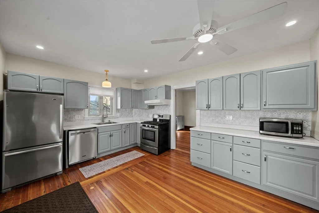 7 Sweetser Ave, Reading