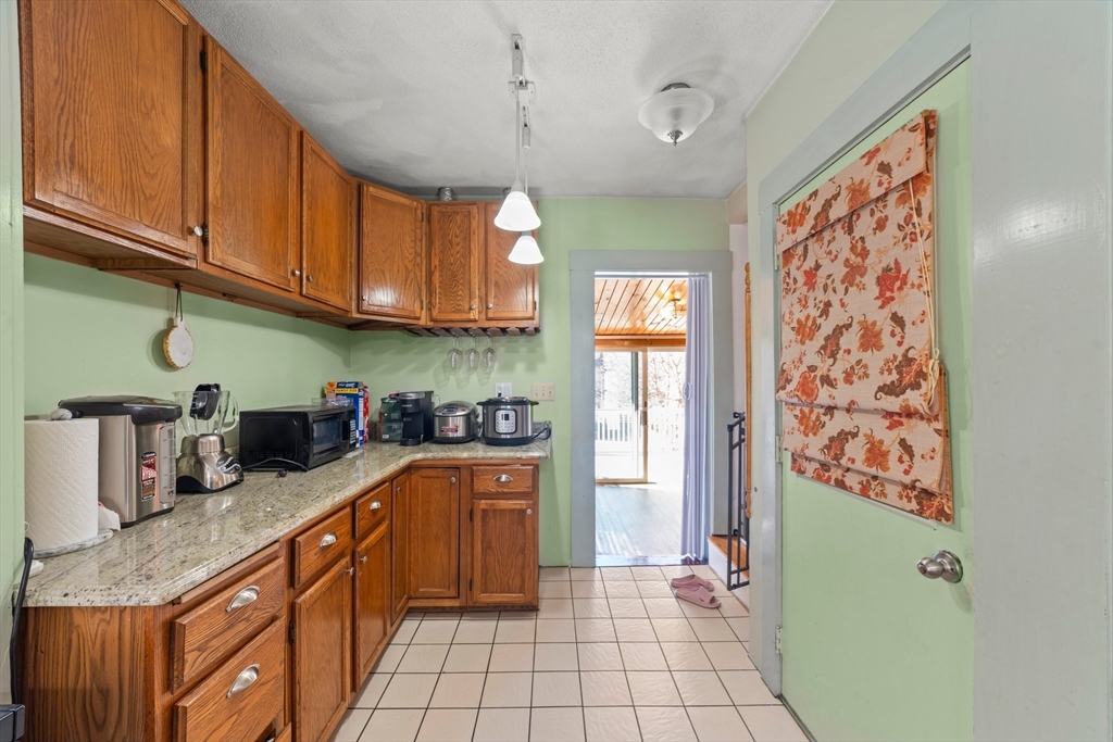 90 Florence St, Everett