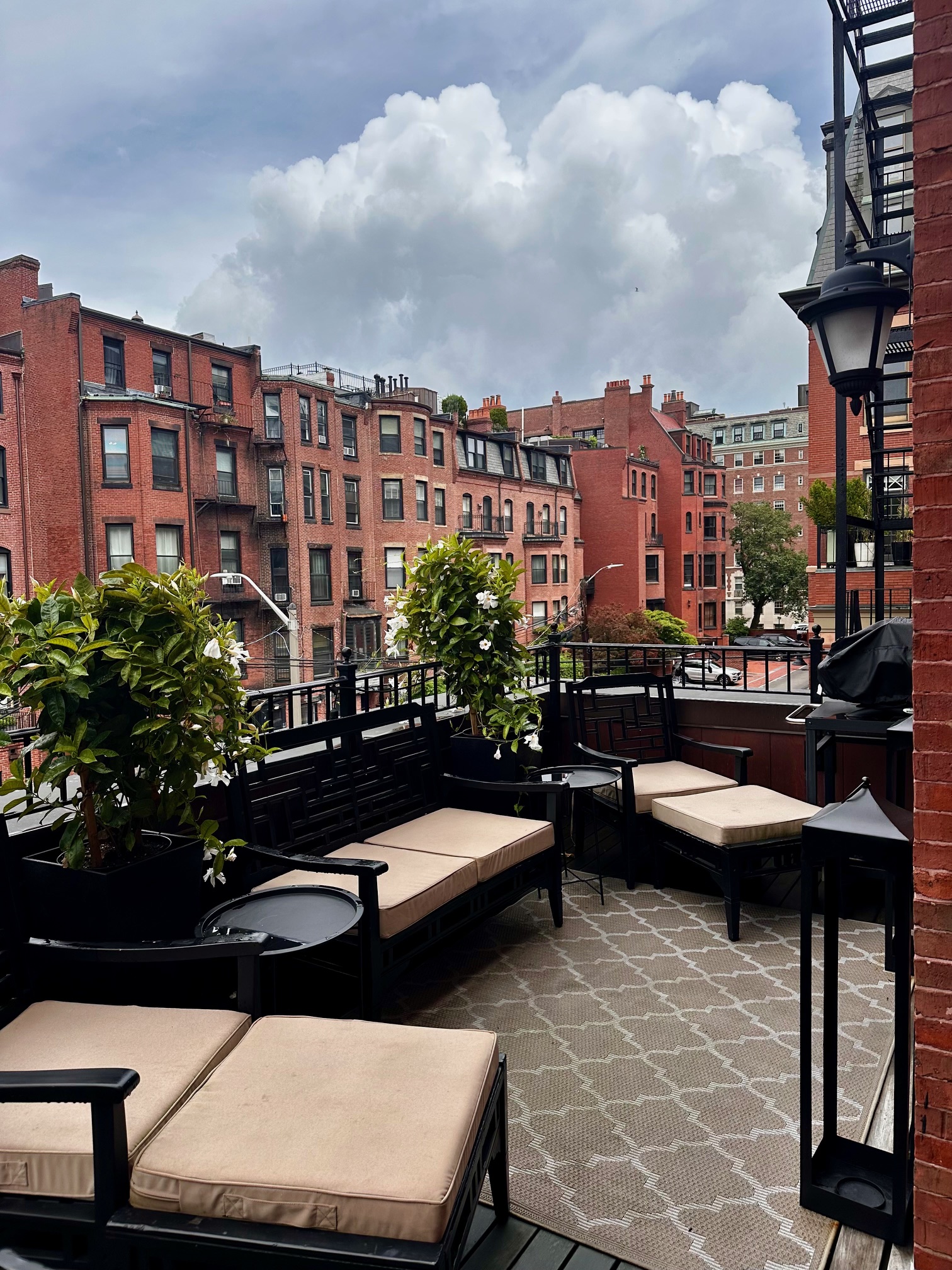 209 Newbury St, Back Bay