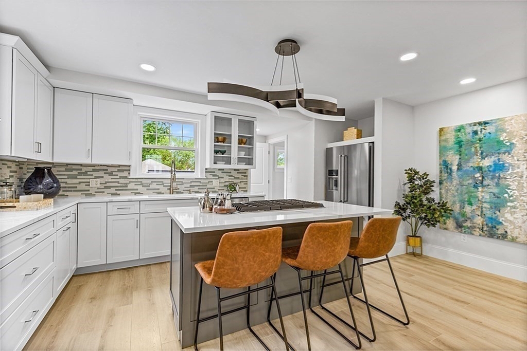 83 Hawthorn St, Nonantum