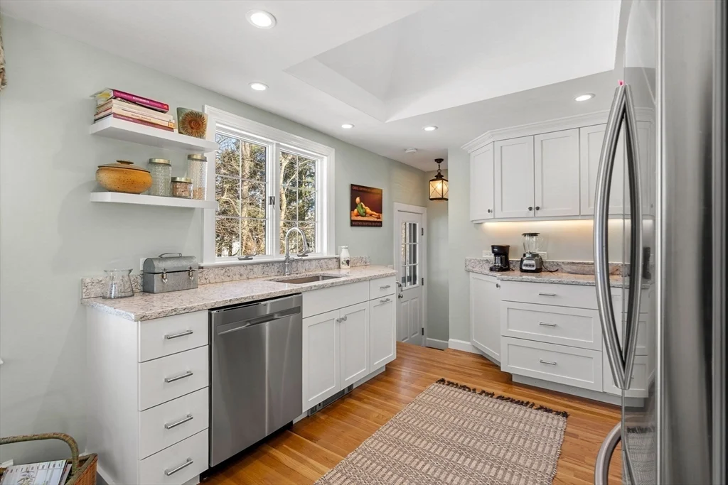 9 Brimblecomb, Marblehead