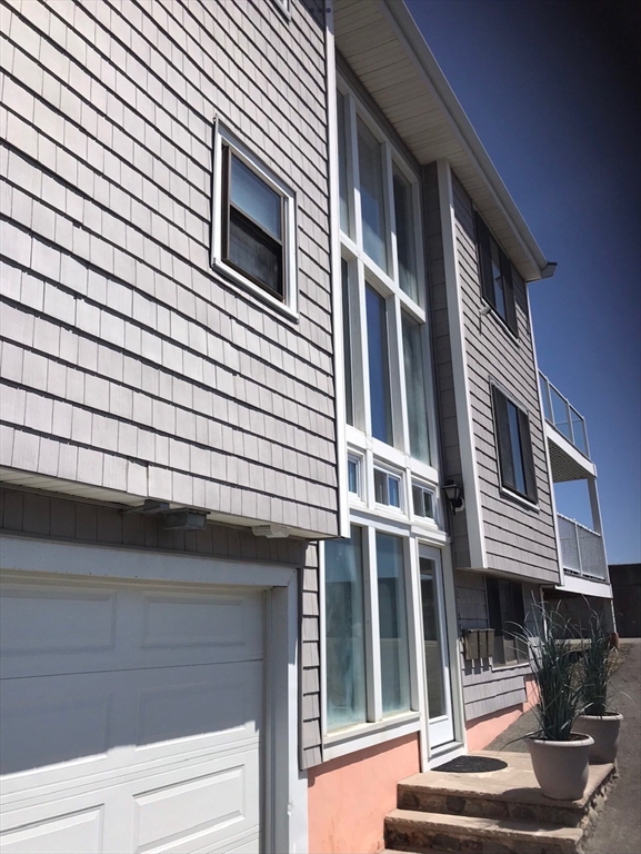 8 Pebble St, Revere
