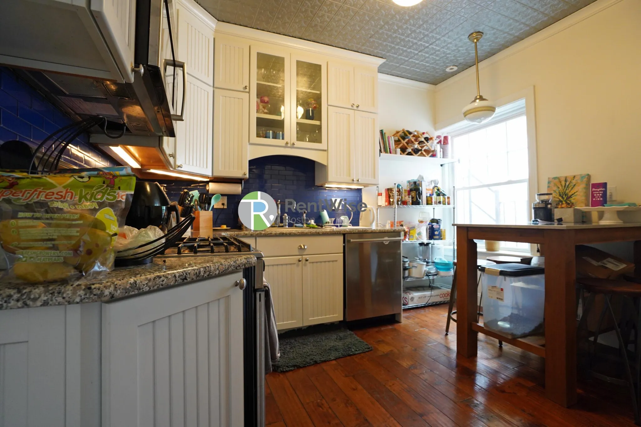 94 Naples Rd, North Brookline