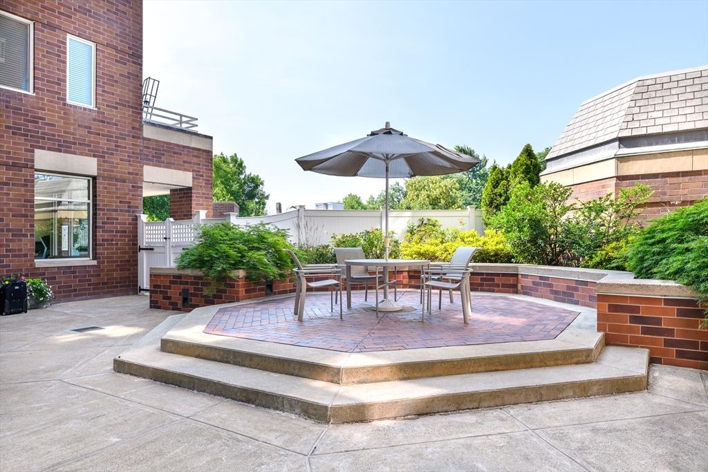 950 Massachusetts Ave, Riverside