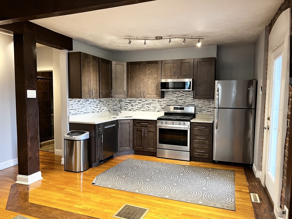 8 Edwin St, Dorchester