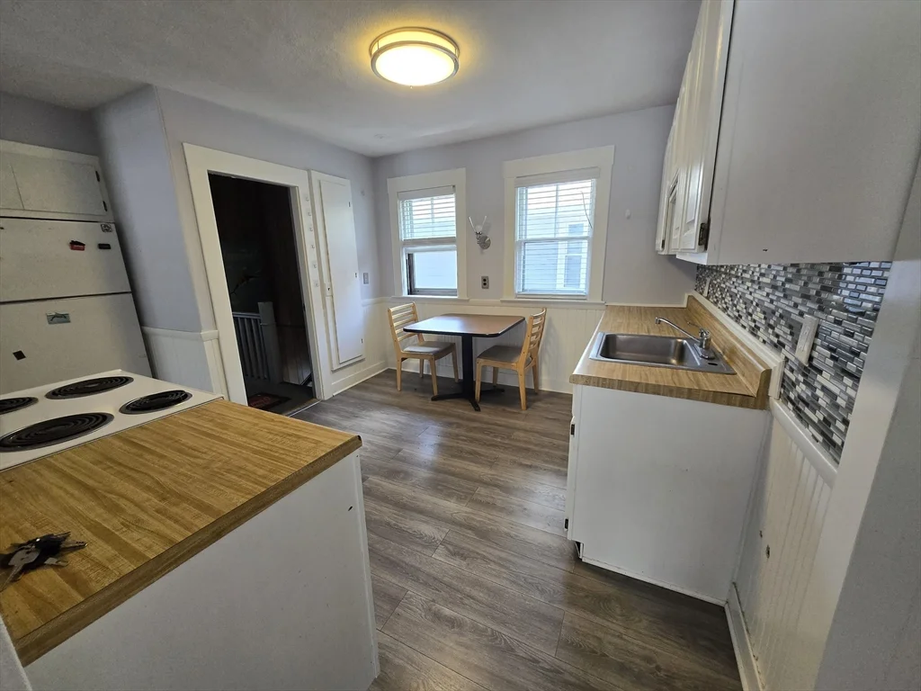 30 Maple Ave, Medford