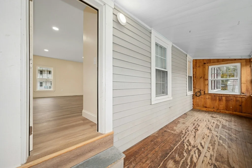 95 S Main St, North Brookfield