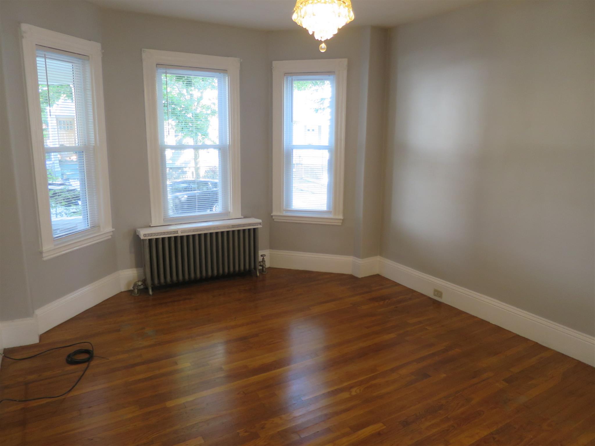 42 Glenwood Rd, Somerville