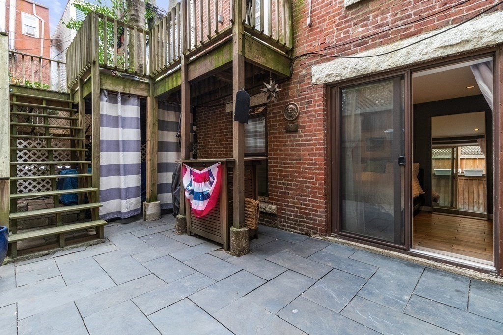 92 Green St, Charlestown