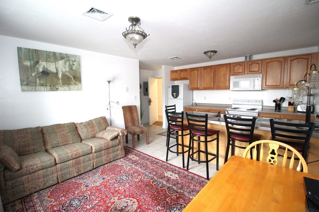 147 North St, Barnstable