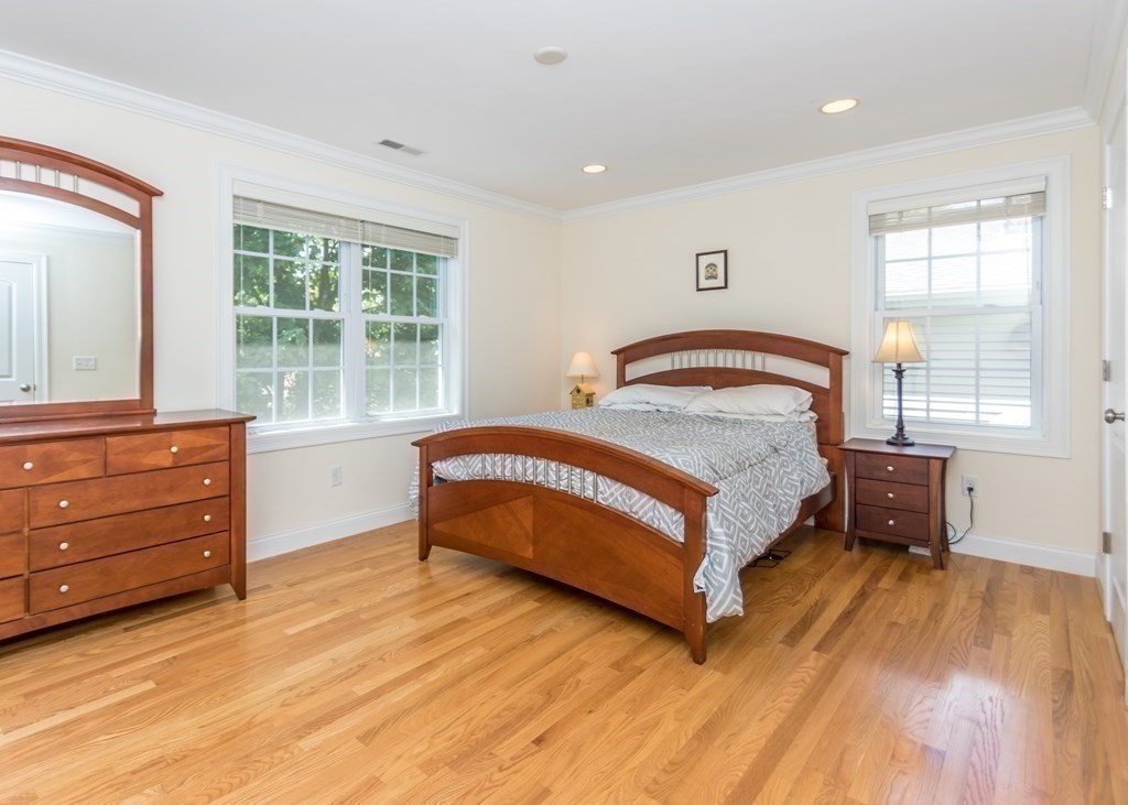 67 Trimount Ave, Waltham