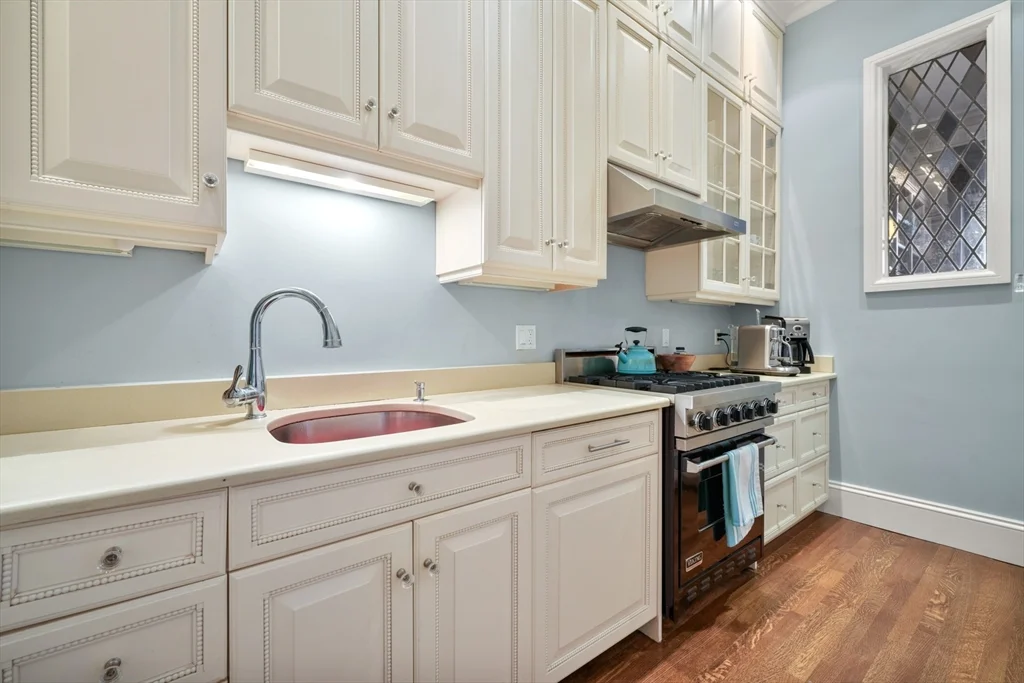 28 Marlborough St, Back Bay