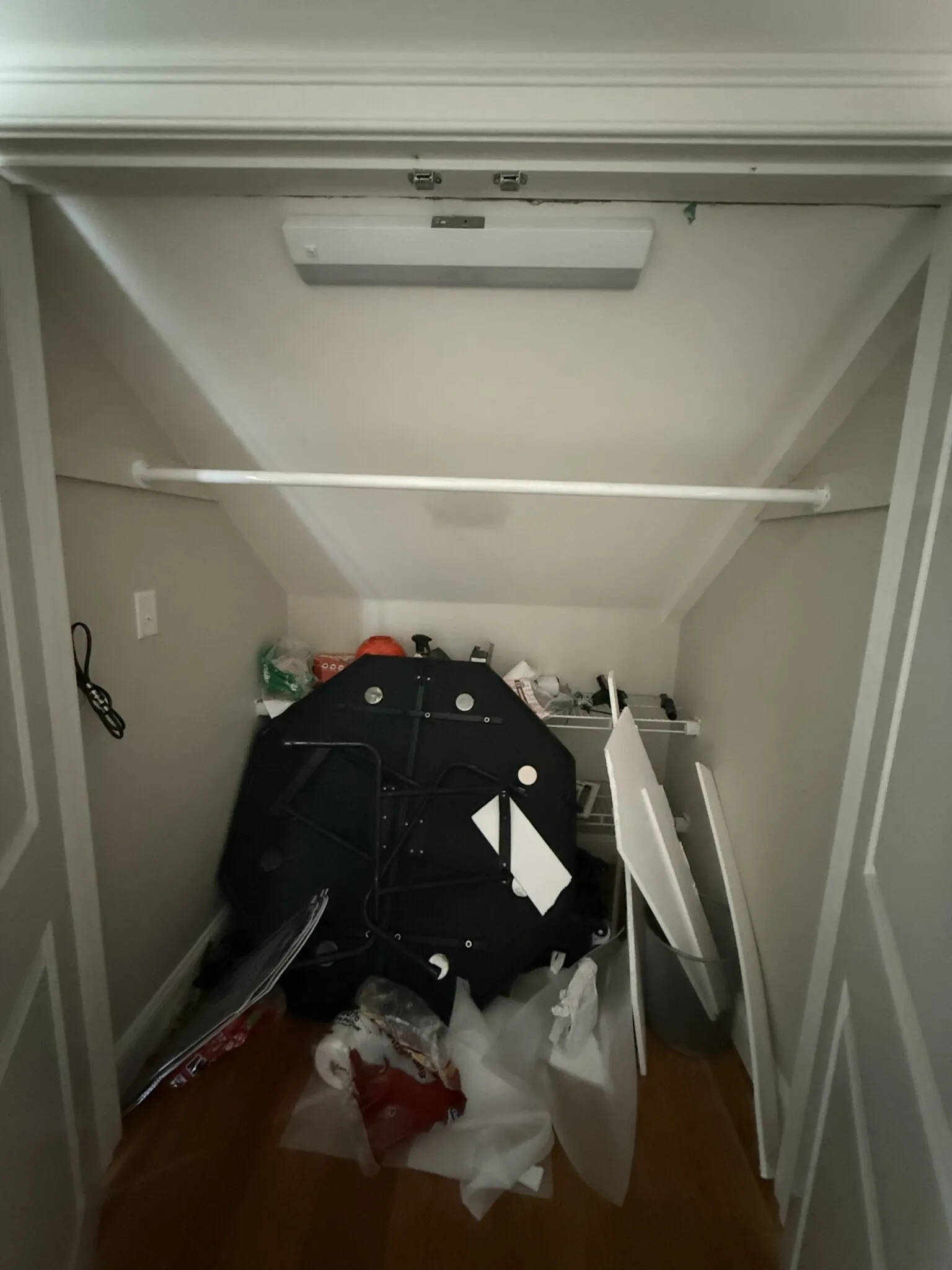 25-27 Crosby Rd, Chestnut Hill