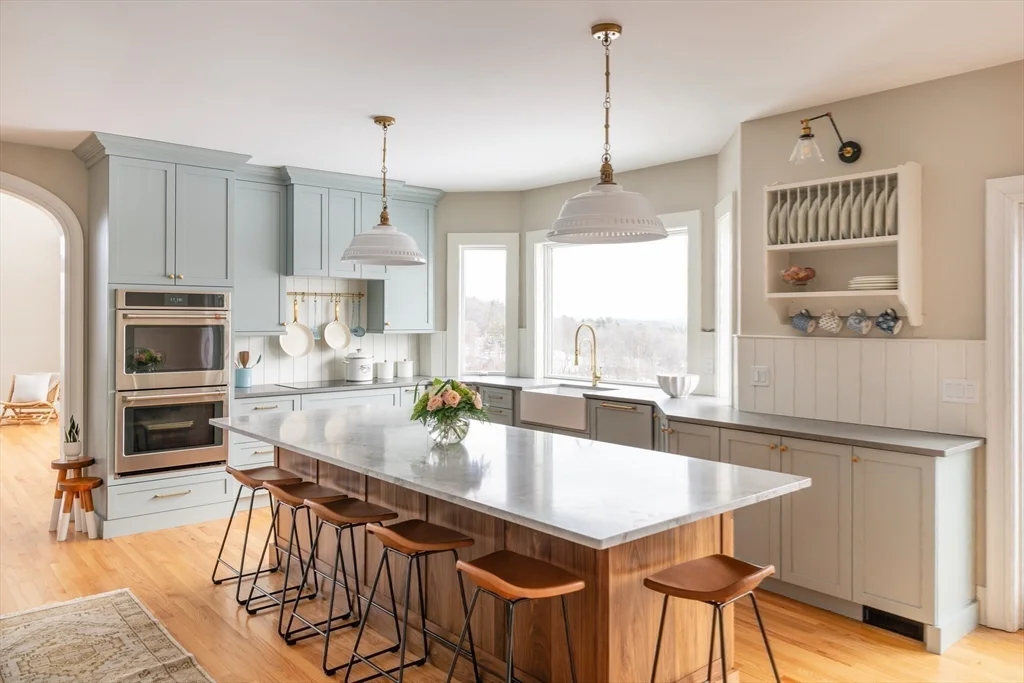 63 Skyfields Dr, Groton