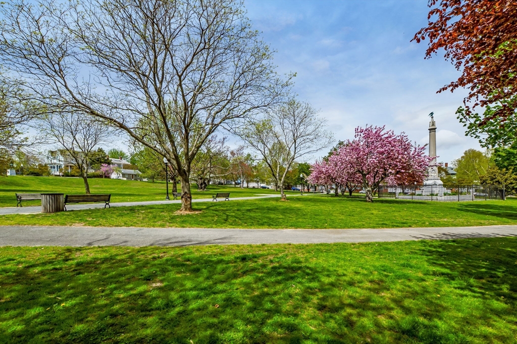 18 Washington Ave, New Bedford