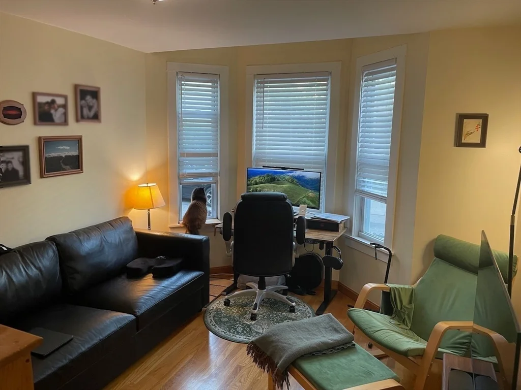 25 Andrew St, Cambridgeport