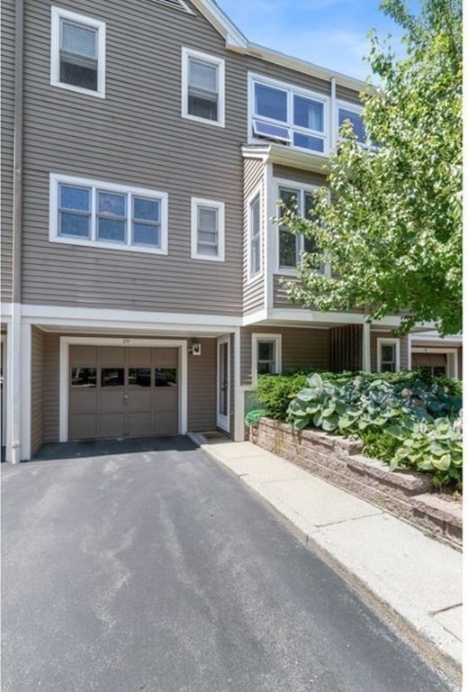 29 Angela Ln, Watertown