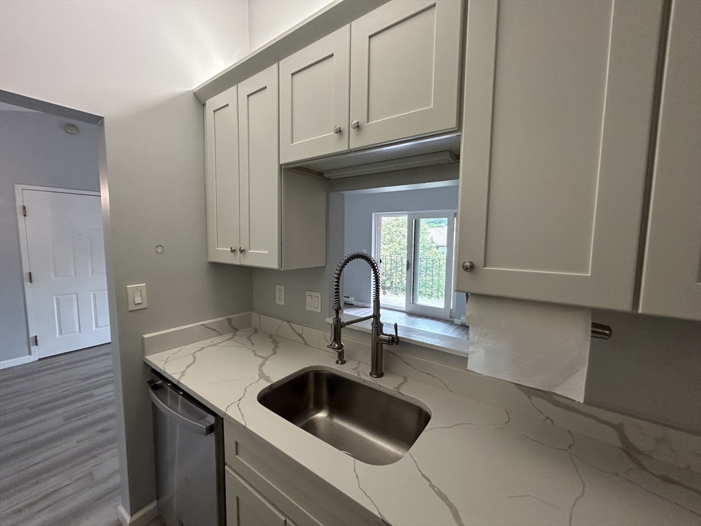 32 Maple Crest Cir, Holyoke