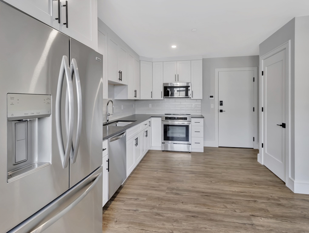 1000 Washington St, Dedham