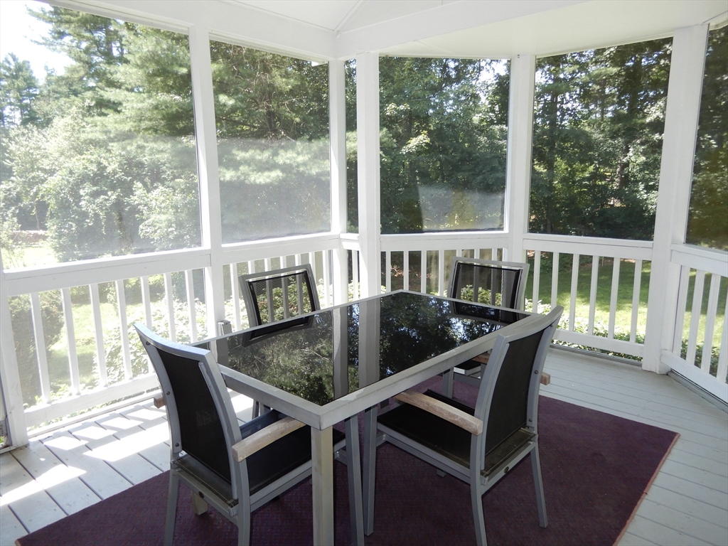 9 Fleetwood Dr, Norfolk