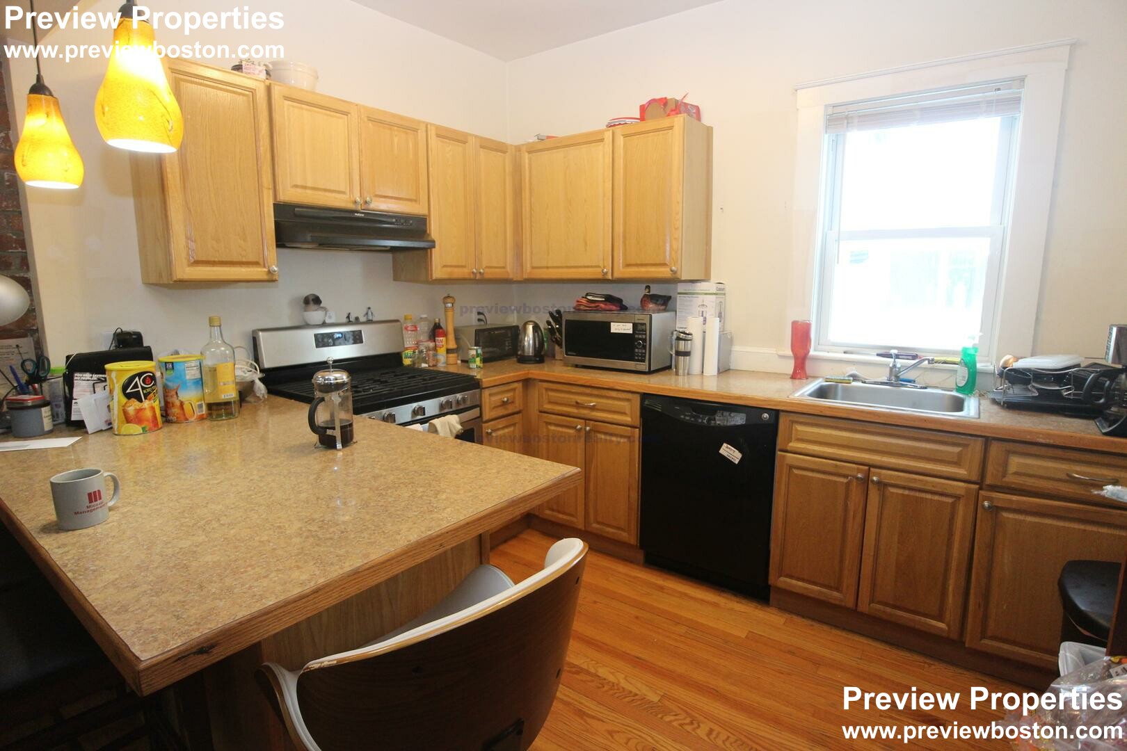 36 Brackett St, Oak Square