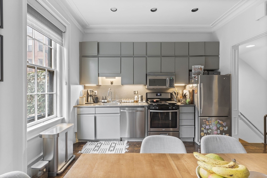 4 Cazenove St, South End