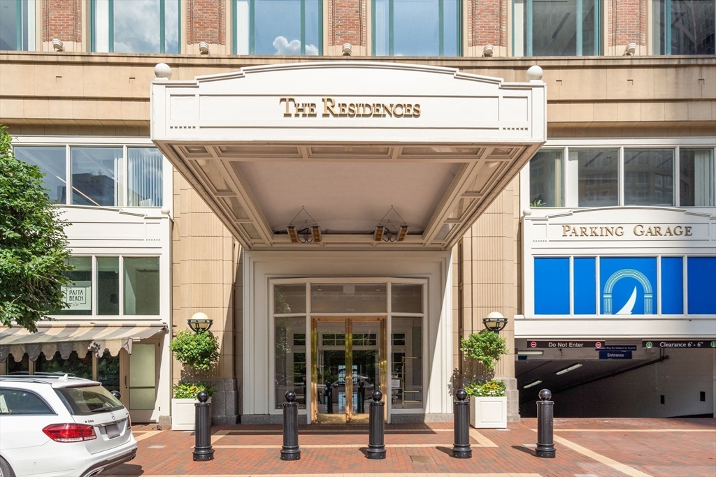 20 Rowes Wharf, Waterfront