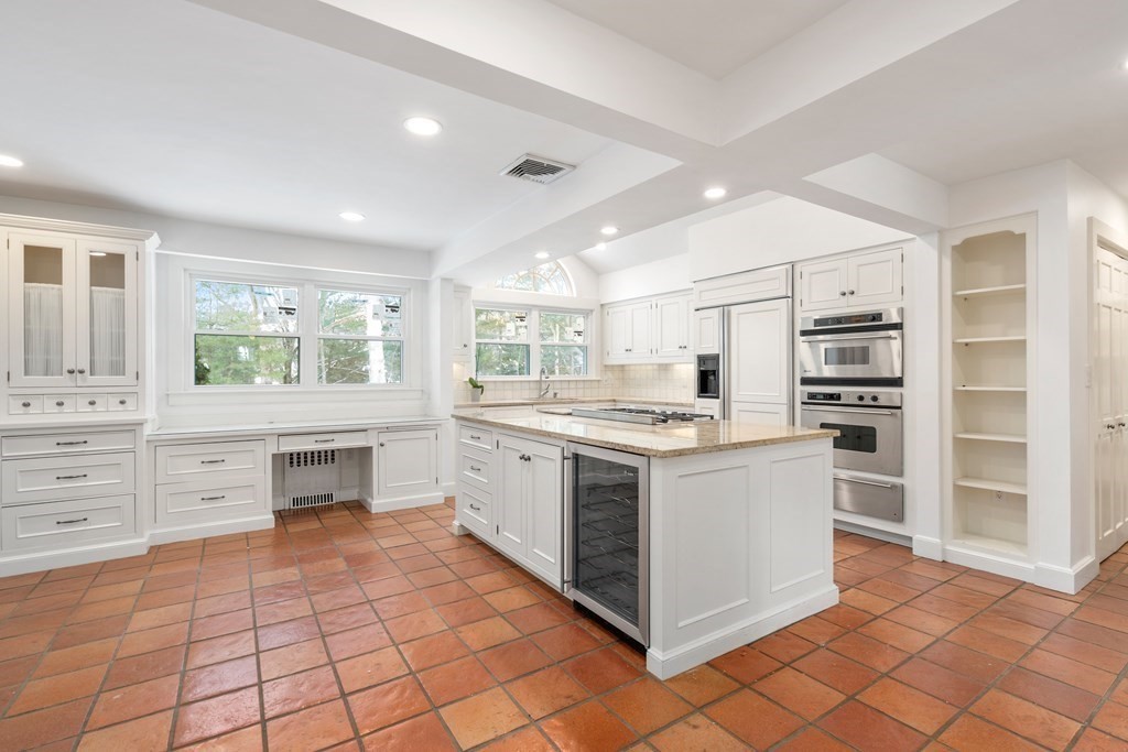 124 Rangeley Rd, Chestnut Hill