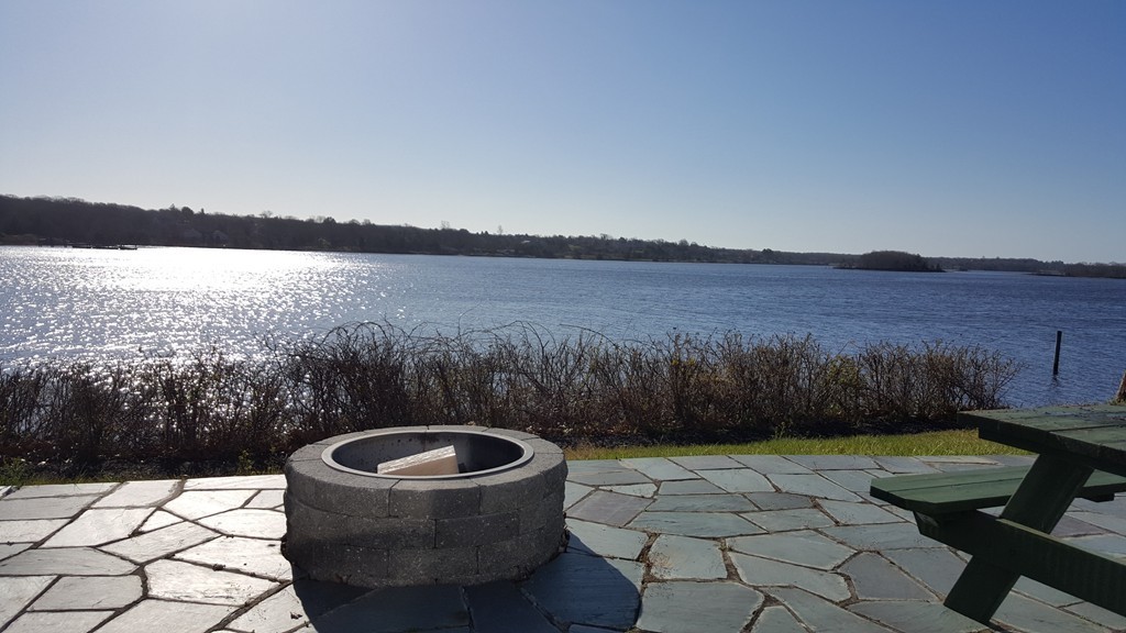 206 Cadmans Neck Rd, South Westport