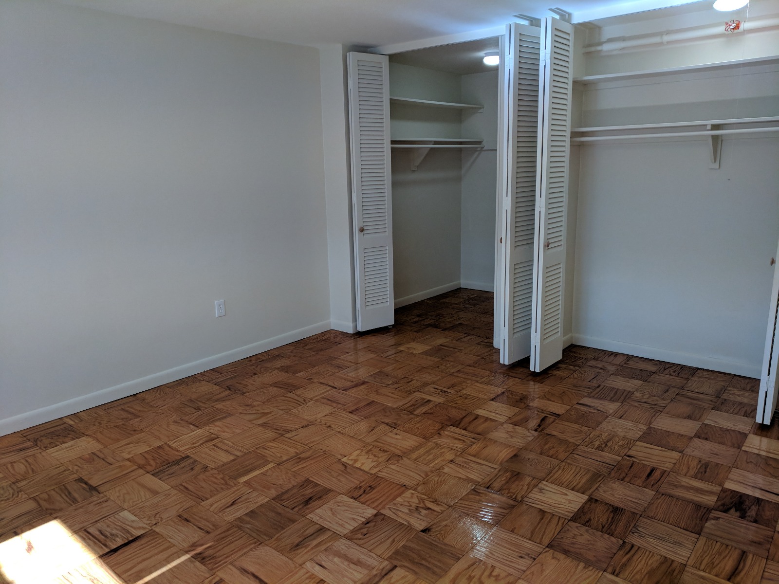 101 Monmouth St, Longwood