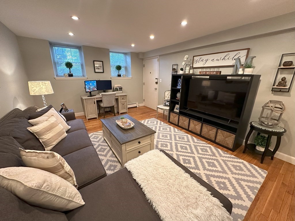 26 John, Coolidge Corner