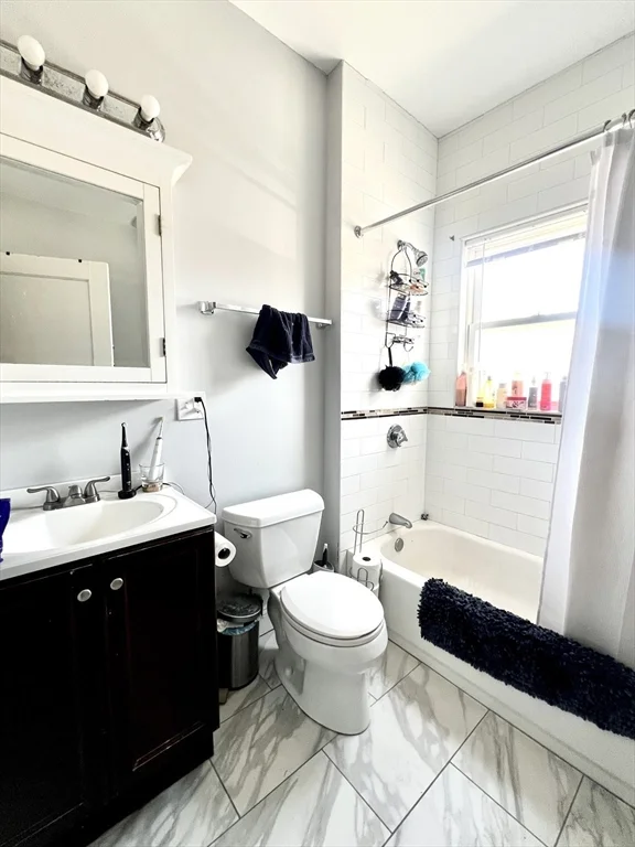 20 Winslow Rd, North Brookline