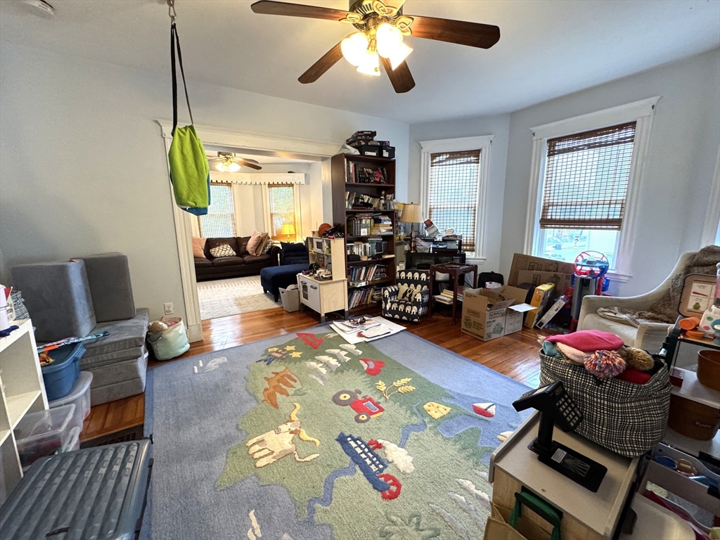 242 Belgrade Ave, Roslindale