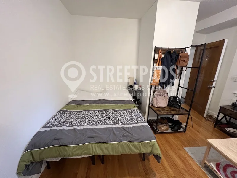 1163 Beacon St, Longwood