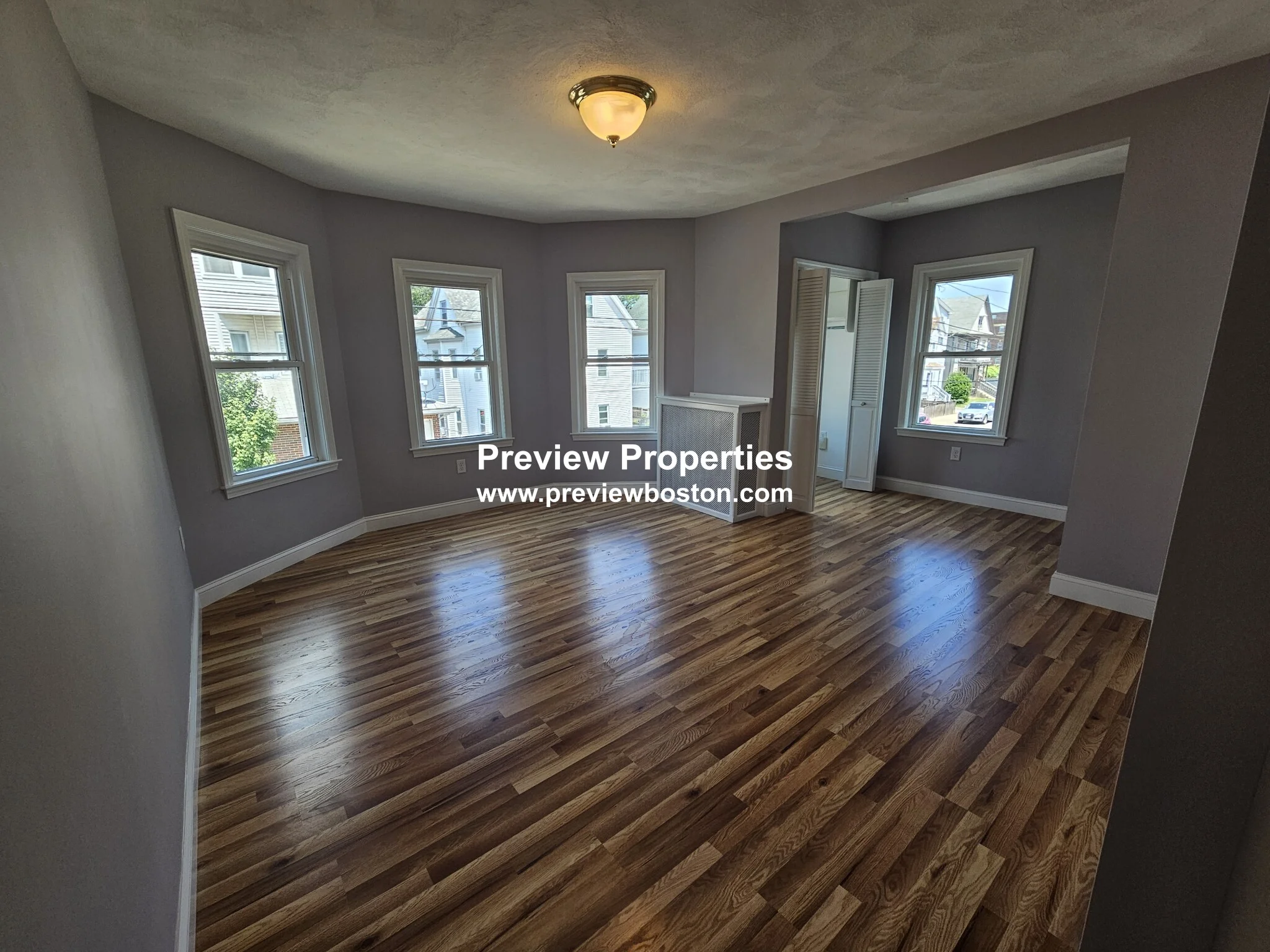 33 Linden St, Everett