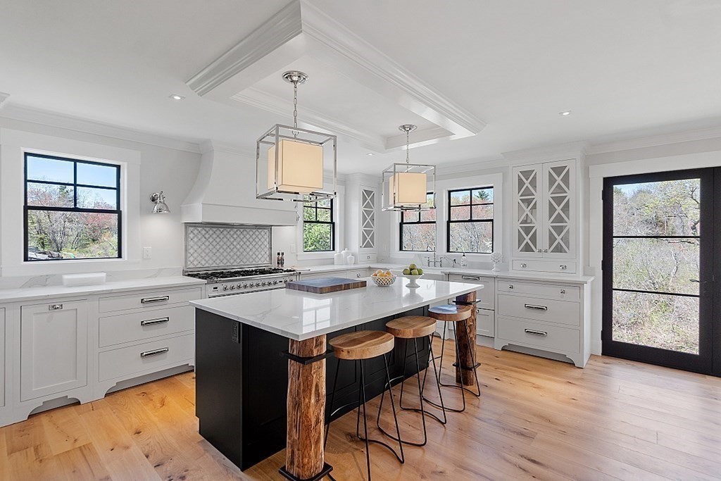 24 Mccallar Ln, Concord