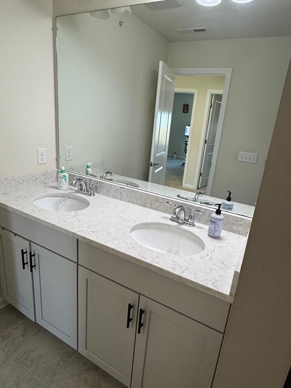 33 Poplar Ln, Hopkinton