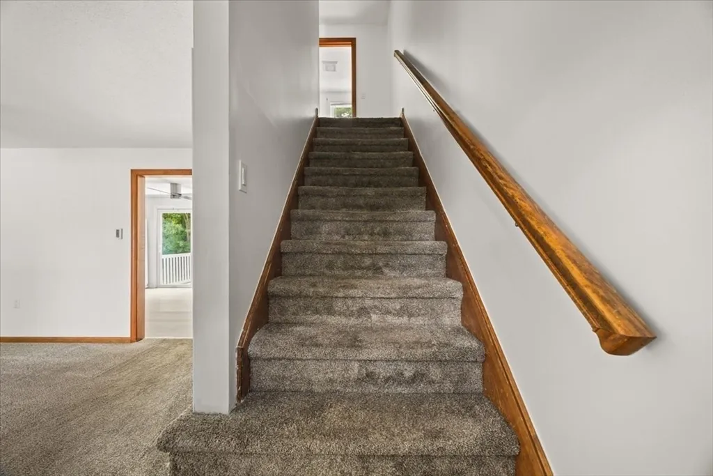 9 Village Way, Norton