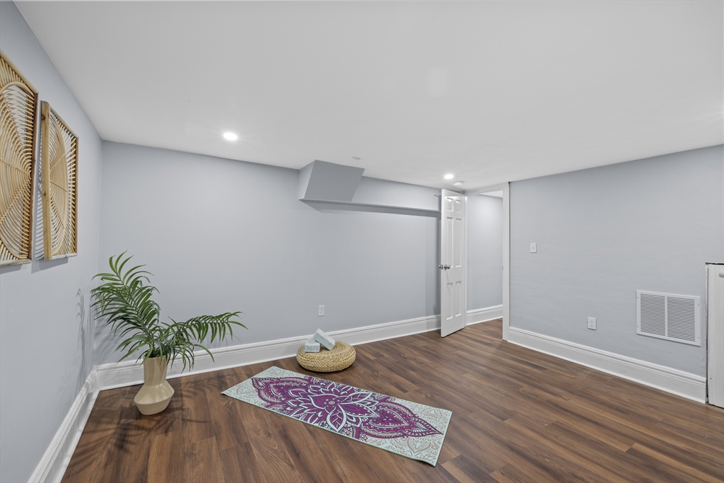 108 Radcliffe Rd, Belmont