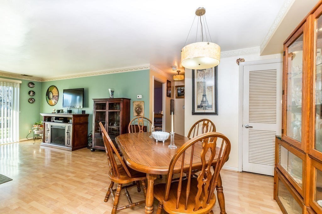 102 Oak Ln, Brockton