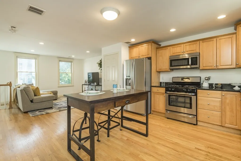 40 Eutaw St, East Boston