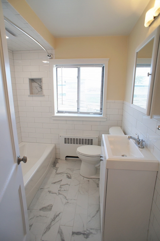 425 Newport Ave, Quincy