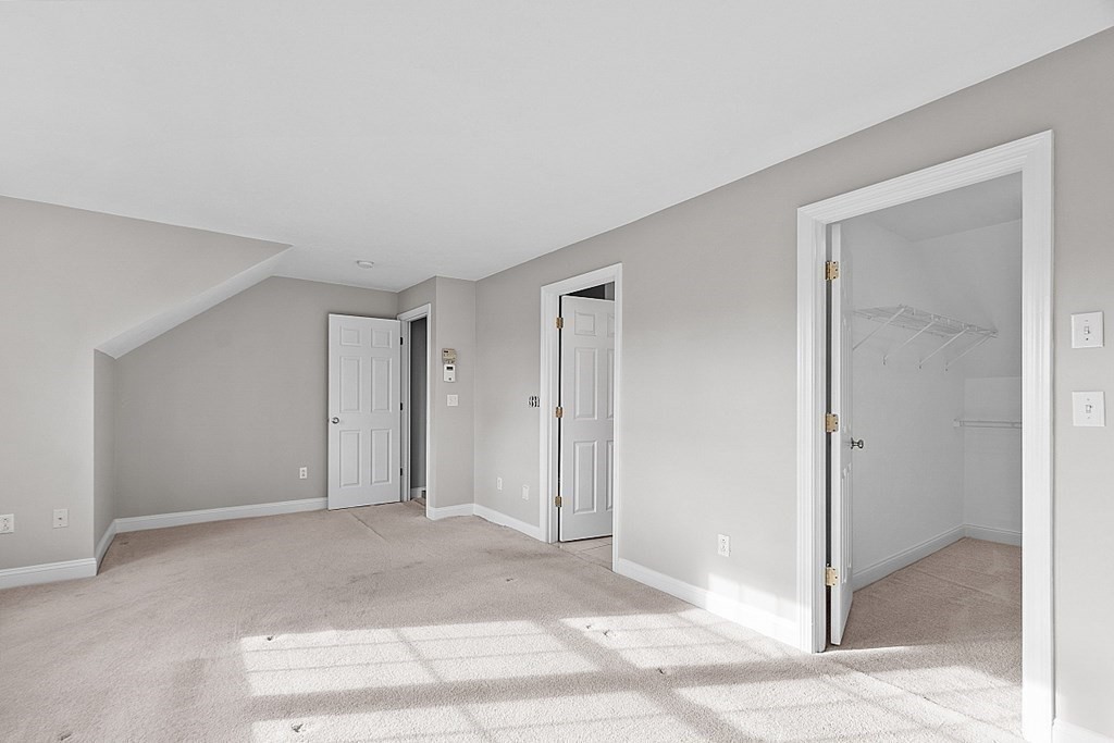 67 N Quinsigamond Ave, Shrewsbury