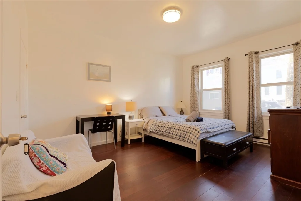 157 Perkins St, East Somerville