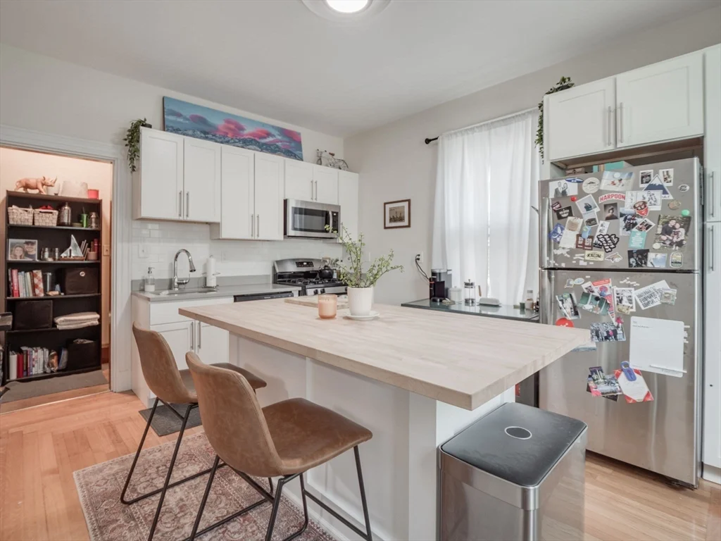 3 Monmouth St, Spring Hill