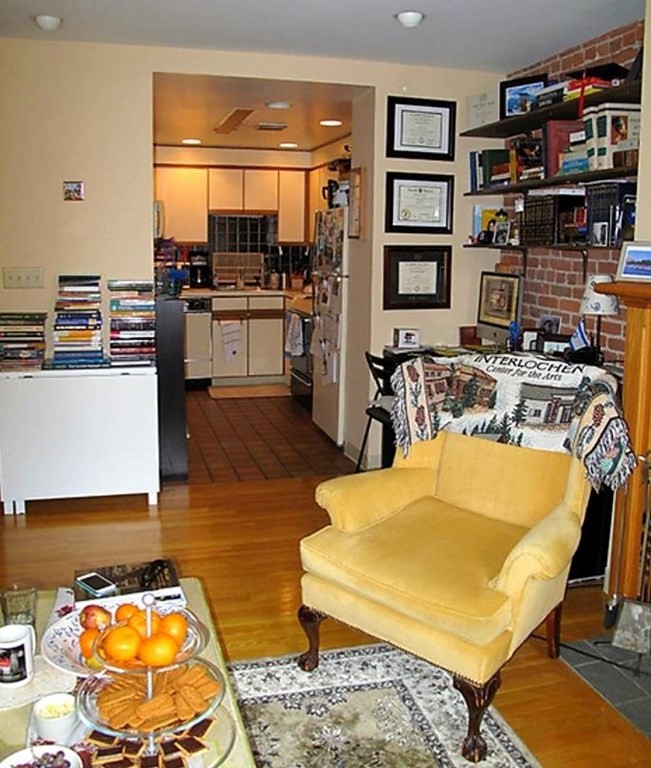 102 Gainsborough St, Fenway