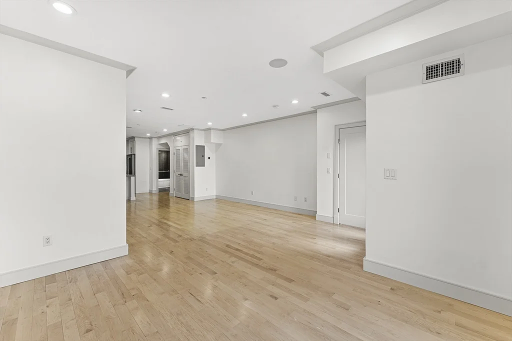 542 Dorchester Ave, South Boston